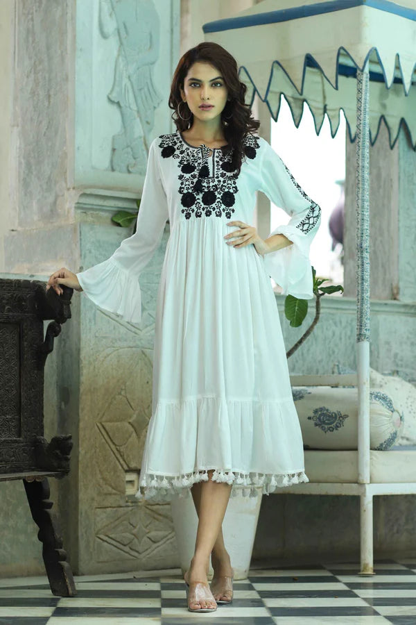 EMBROIDERY LINEN FABRIC MIDI DRESS